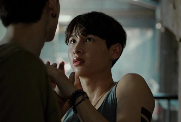 Кадр из дорамы Не я