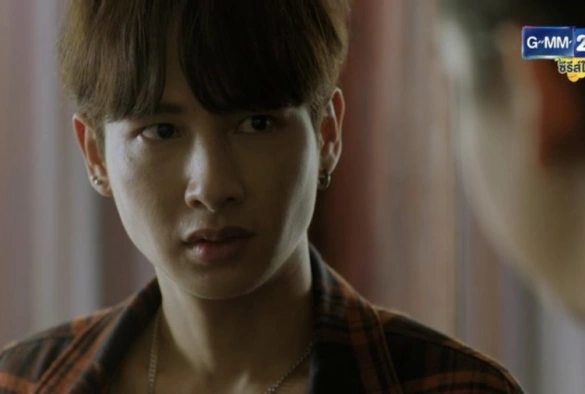 Кадр из дорамы Не я