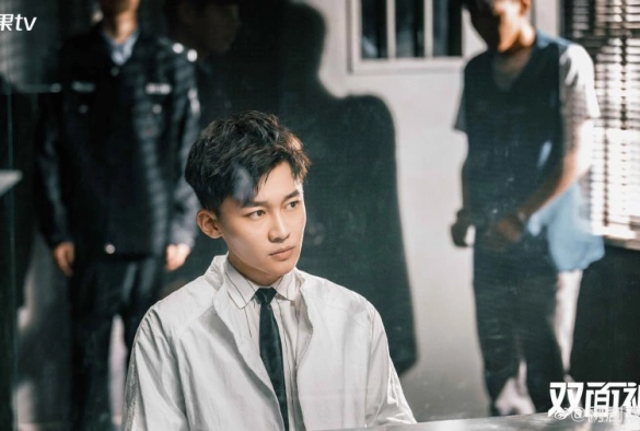 Кадр из дорамы Двухсторонний детектив