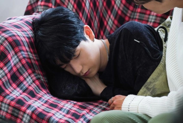 Кадр из дорамы За кадром