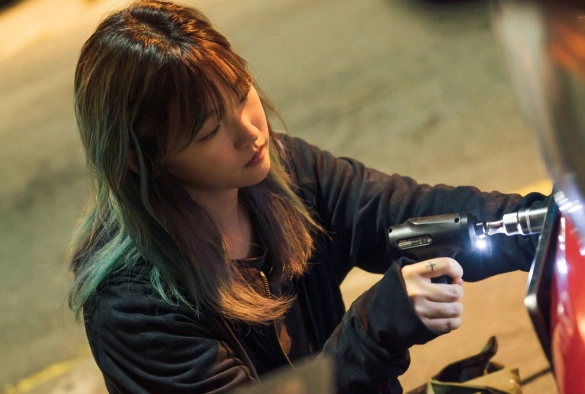 Кадр из дорамы Малышка на драйве