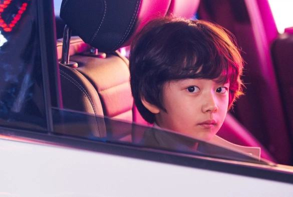 Кадр из дорамы Малышка на драйве