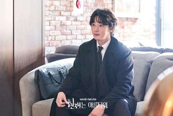 Кадр из дорамы Прекрасный Хён Джэ