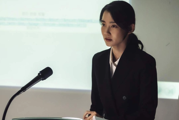 Кадр из дорамы Чудовищный