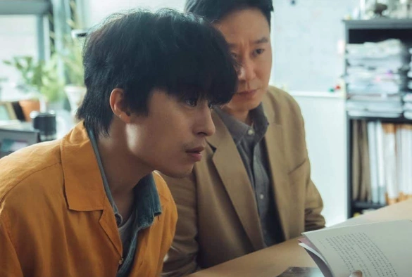 Кадр из дорамы Чудовищный