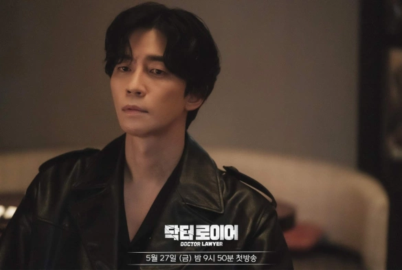 Кадр из дорамы Доктор-адвокат