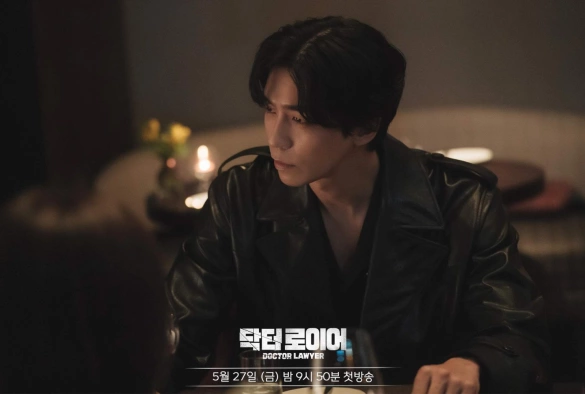 Кадр из дорамы Доктор-адвокат