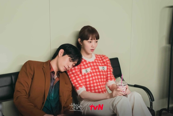 Кадр из дорамы Падающая звезда