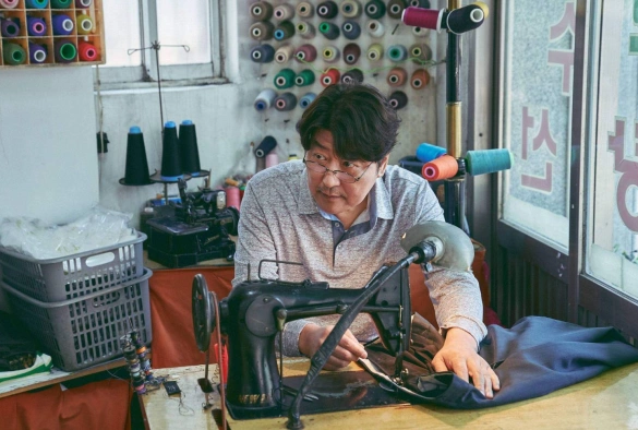 Кадр из дорамы Брокер