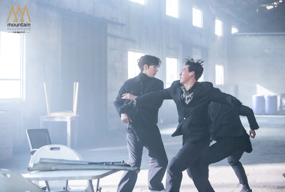 Кадр из дорамы С этого момента время для шоу!