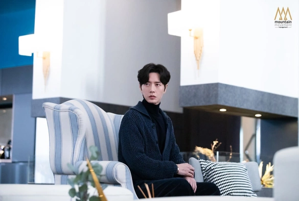 Кадр из дорамы С этого момента время для шоу!