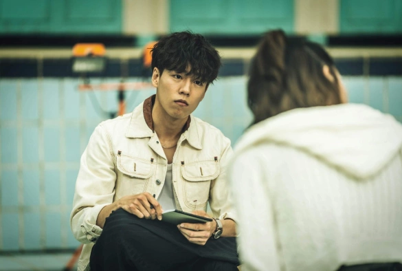 Кадр из дорамы Бумажный дом: Корея (1 часть)