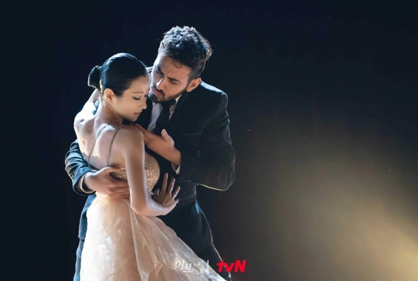 Кадр из дорамы Скандал Евы