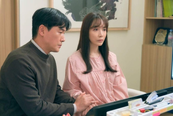 Кадр из дорамы Ведьма жива