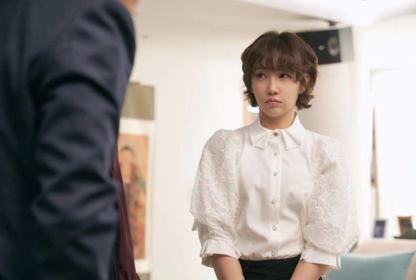 Кадр из дорамы Ведьма жива