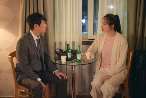 Кадр из дорамы Ведьма жива