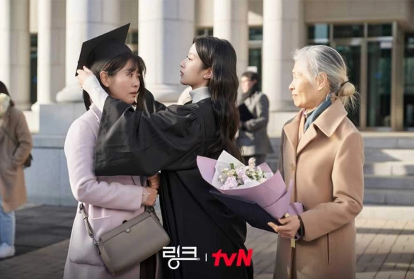 Кадр из дорамы Связь