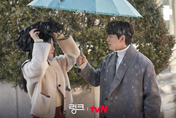 Кадр из дорамы Связь