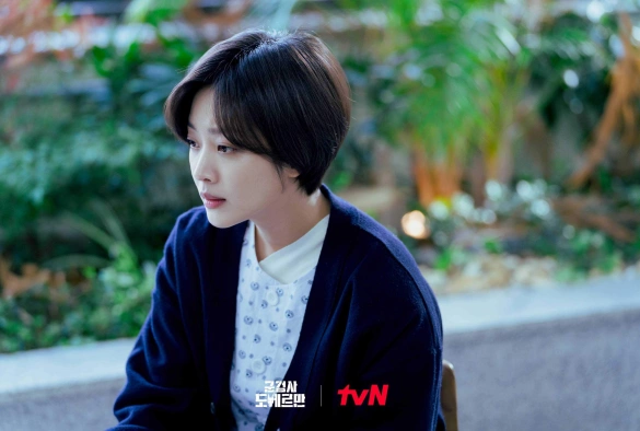 Кадр из дорамы Военный прокурор До Бэ Ман