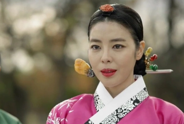 Кадр из дорамы Лицо короля