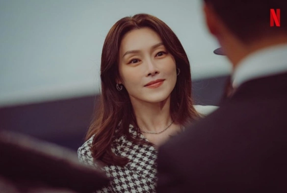 Кадр из дорамы Невеста в чёрном