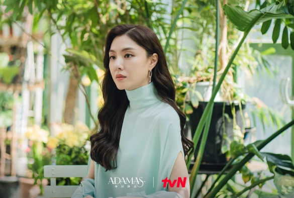 Кадр из дорамы Адамас