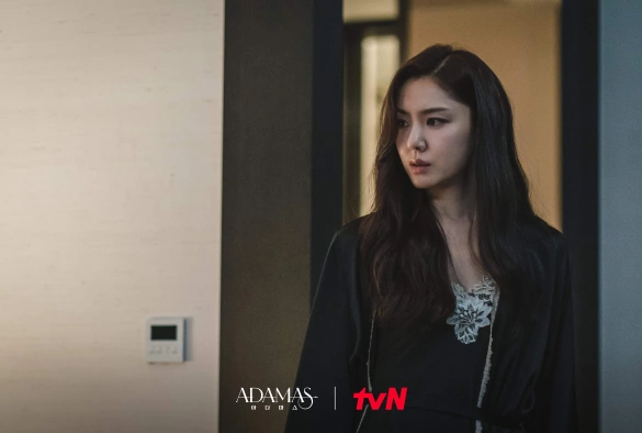 Кадр из дорамы Адамас