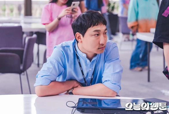 Кадр из дорамы Сегодняшний вебтун