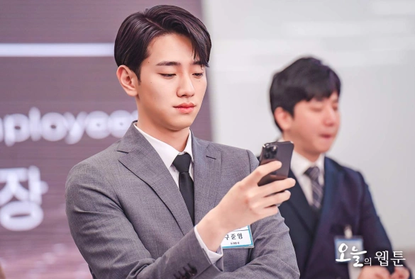 Кадр из дорамы Сегодняшний вебтун