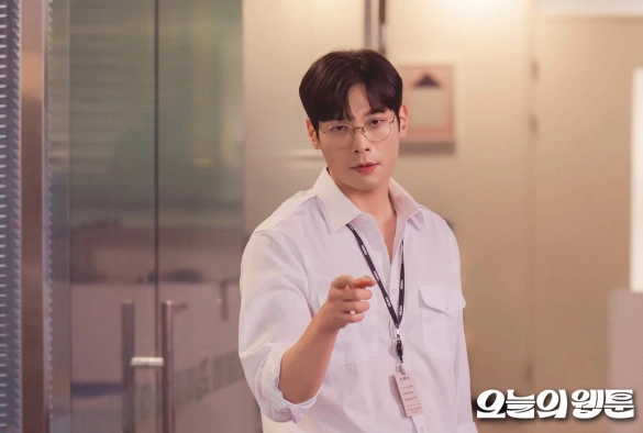 Кадр из дорамы Сегодняшний вебтун