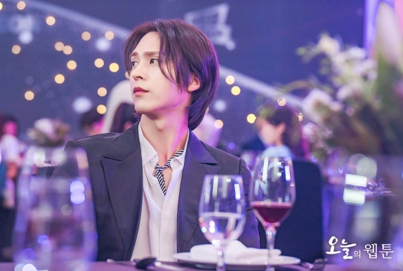 Кадр из дорамы Сегодняшний вебтун