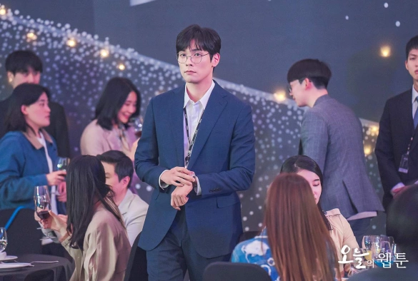 Кадр из дорамы Сегодняшний вебтун