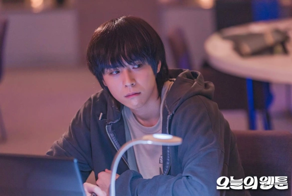 Кадр из дорамы Сегодняшний вебтун