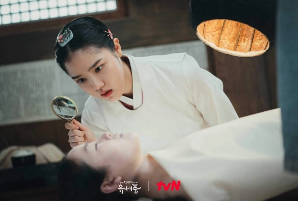 Кадр из дорамы Чосонский психиатр Ю Се Пун