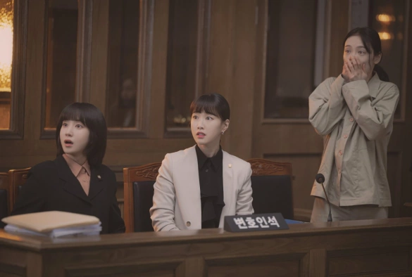 Кадр из дорамы Необычный адвокат У Ён У 1 сезон