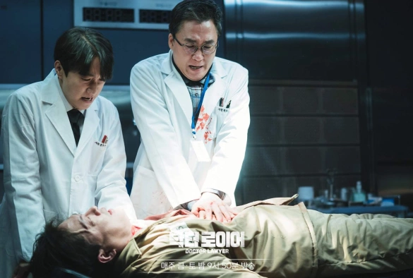 Кадр из дорамы Доктор-адвокат