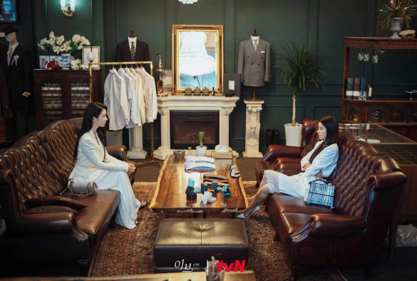 Кадр из дорамы Скандал Евы