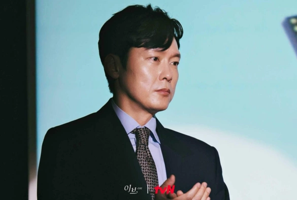 Кадр из дорамы Скандал Евы