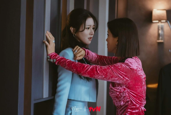 Кадр из дорамы Скандал Евы