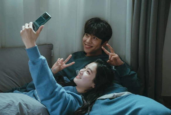 Кадр из дорамы Иду к тебе со скоростью 493 км/ч