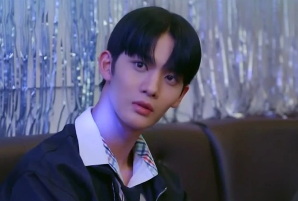 Кадр из дорамы Аккаунт удалён