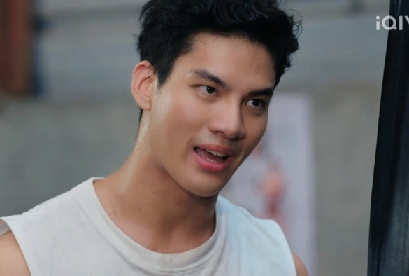 Кадр из дорамы Атхит — это я