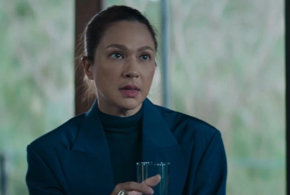 Кадр из дорамы Нас разделяет 180-й меридиан