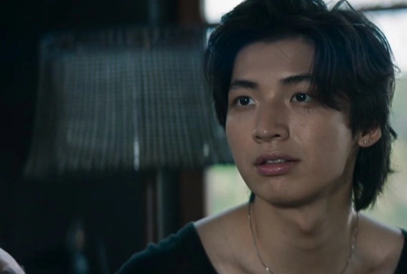 Кадр из дорамы Нас разделяет 180-й меридиан