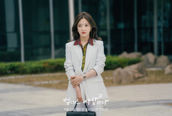 Кадр из дорамы Любовь по закону