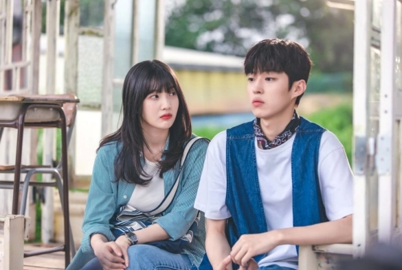 Кадр из дорамы Неожиданный деревенский дневник