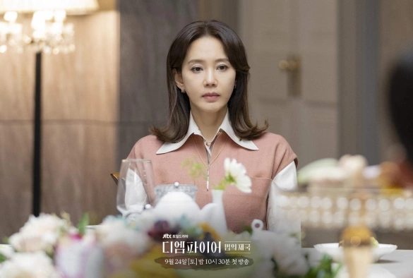 Кадр из дорамы Империя закона