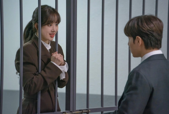 Кадр из дорамы Давайте начнём защиту