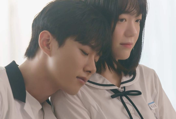 Кадр из дорамы Сезоны цветения