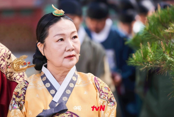 Кадр из дорамы Зонтик королевы